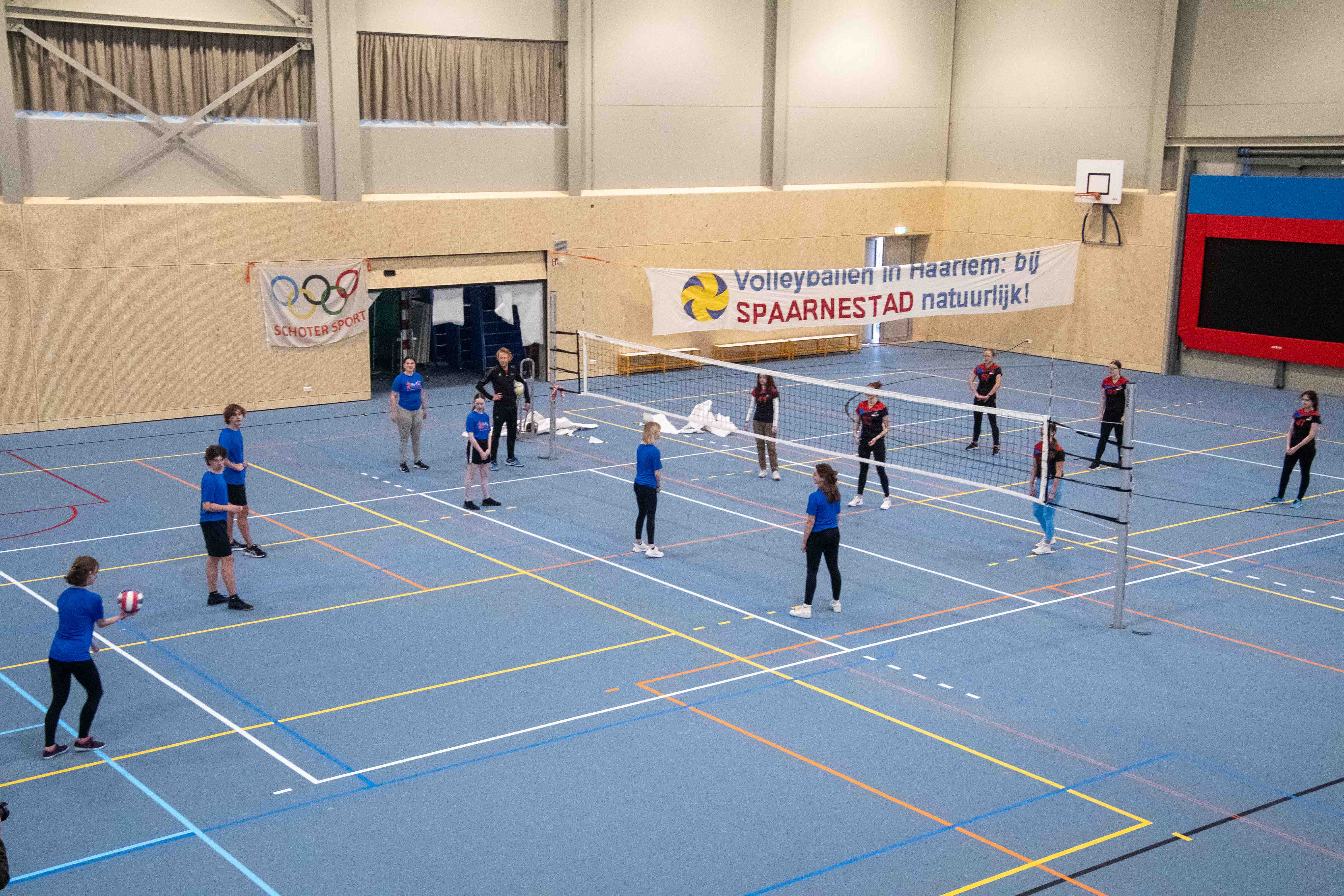 09 - Eerste volleybalwedstrijd.jpg